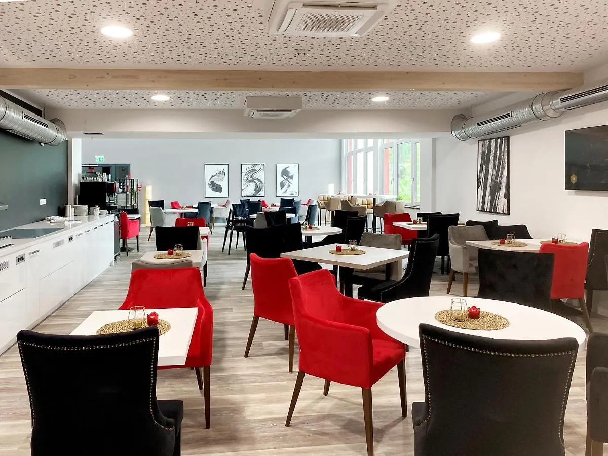 Dormero Hotel Deggendorf 4*,